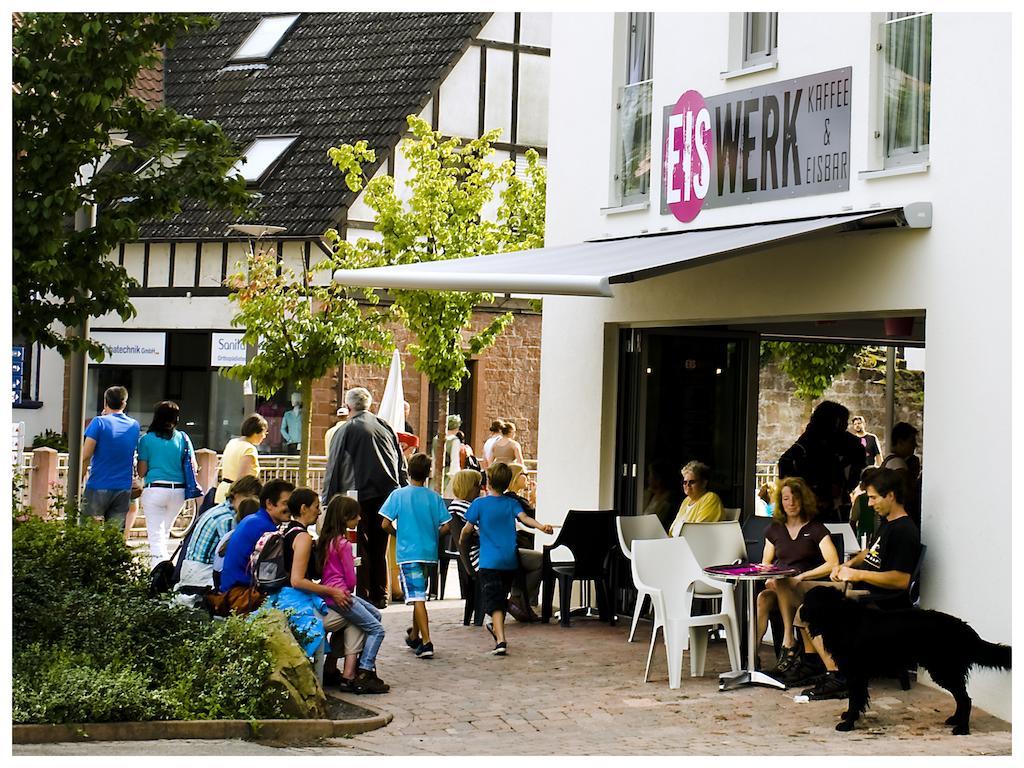 Gaestehaus Eschers Eiswerk Annweiler am Trifels Exterior photo