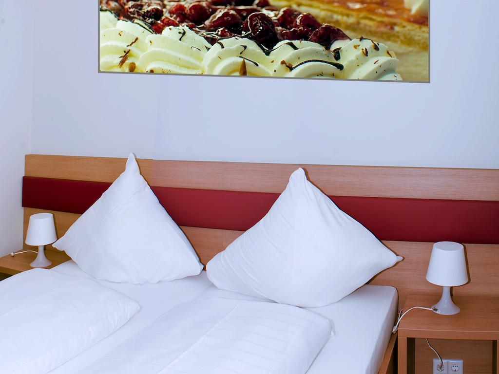 Gaestehaus Eschers Eiswerk Annweiler am Trifels Room photo